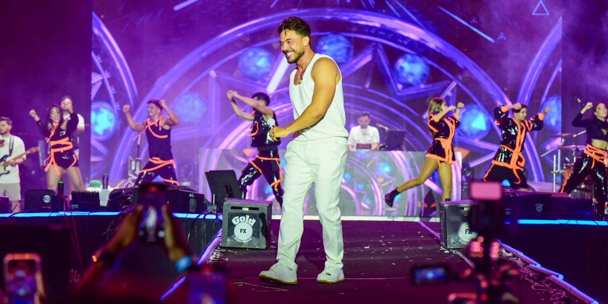 Safadão agita público do Virada Salvador com mistura de ritmos e demonstrações de carinho