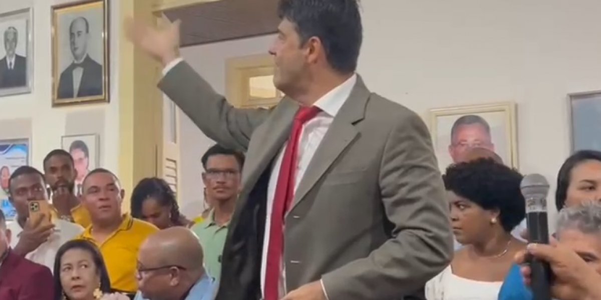 Vereador investigado na Operação Overclean é empossado em Nazaré sob vaias