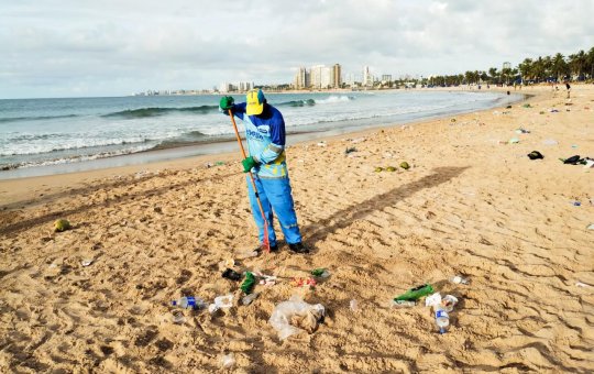 Limpurb recolhe 375 toneladas de resíduos durante virada 2024/2025 em Salvador