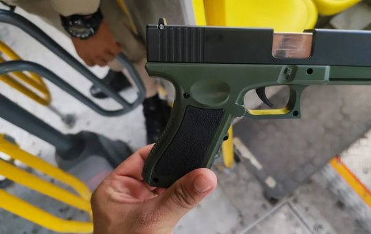 Passageiro reage e baleia suspeito durante assalto a ônibus em Salvador