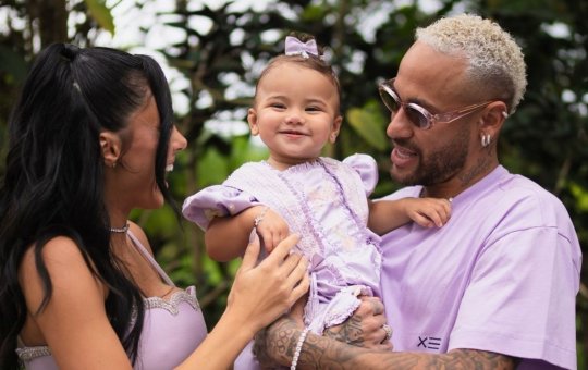 Momento fofura! Mavie encanta seguidores ao imitar o som de um leãozinho