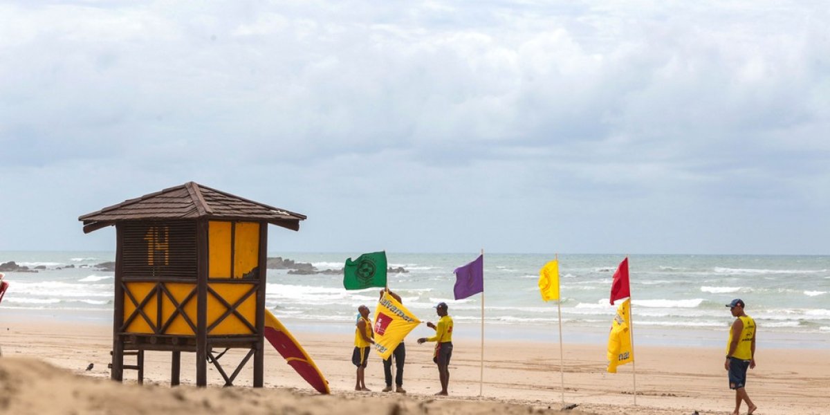 Posto da Salvamar é incendiado em Itapuã por ato de vandalismo