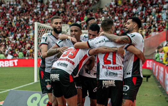 Vitória anuncia saída de três jogadores do elenco