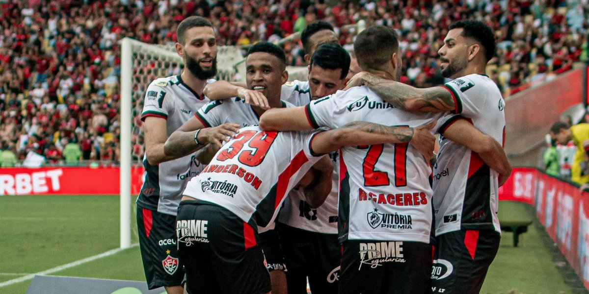 Vitória anuncia saída de três jogadores do elenco
