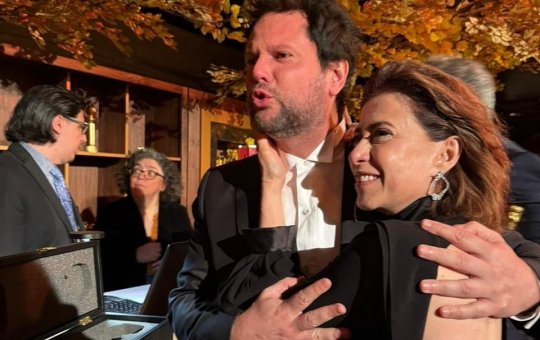 "Que coisa histórica. Eu vi isso ao vivo", diz Selton Mello sobre prêmio de Fernanda Torres