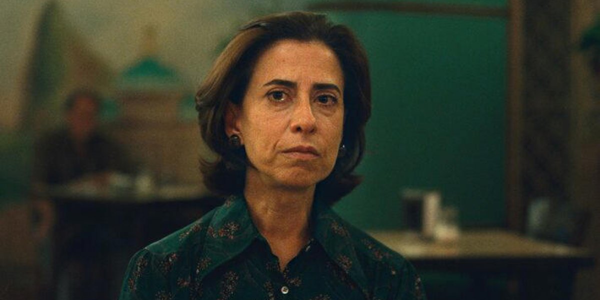 Diretora do Festival do Rio afirma que "prêmio de Fernanda Torres une Brasil"