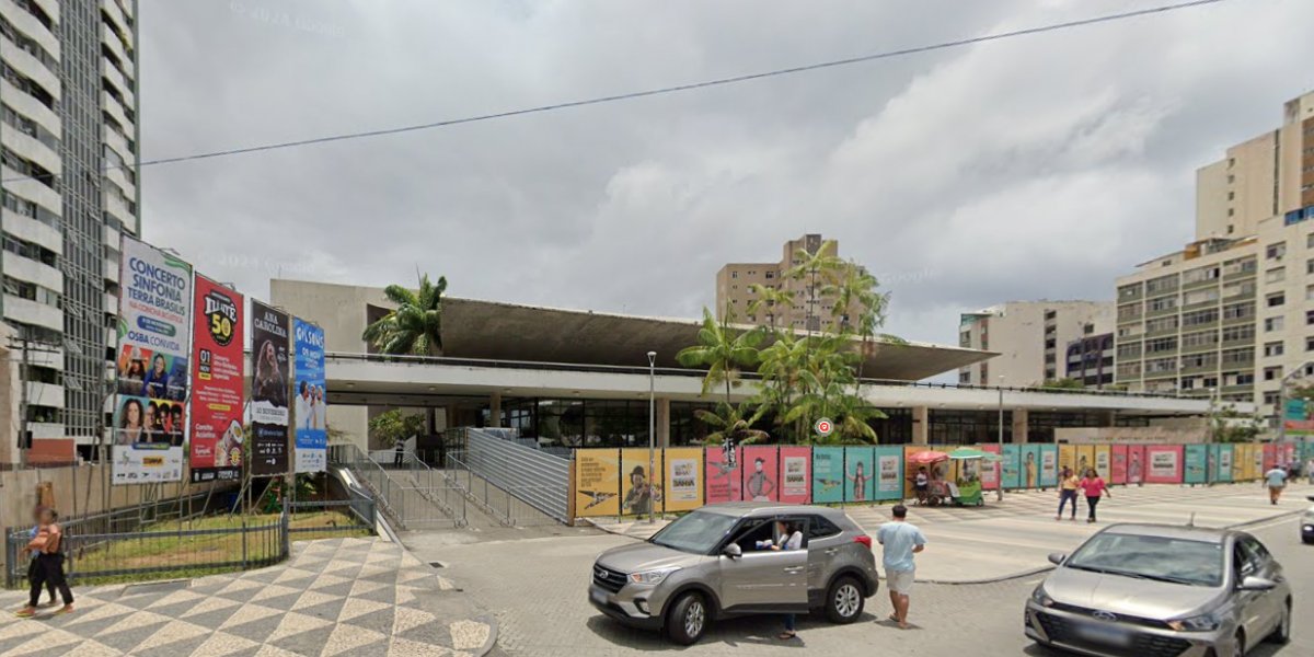 Telhado do TCA é atingido por princípio de incêndio