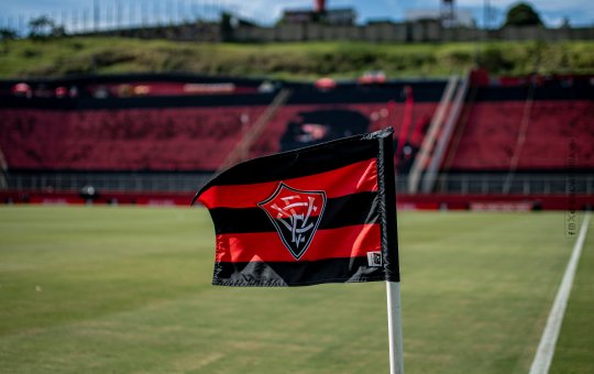 Vitória sonda e faz proposta por camisa 9 gringo que atua no Brasil