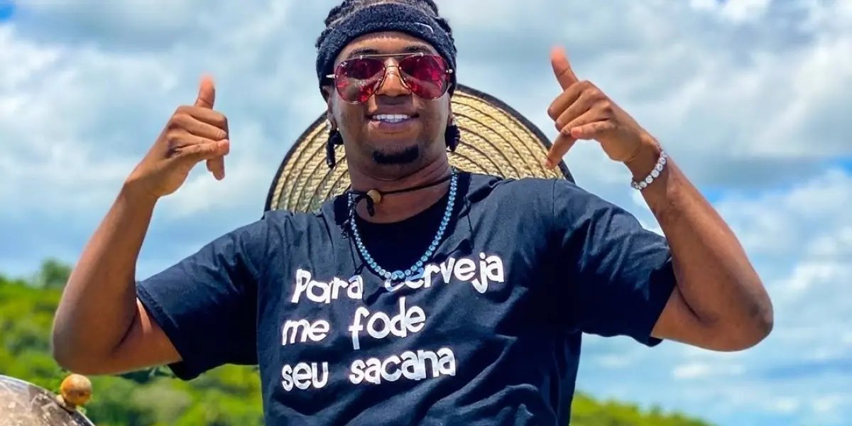 Influenciador baiano Dum Ice tem carro de luxo e pertences roubados na Estrada do Coco