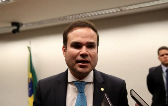 Vídeo: Cacá Leão anuncia pré-candidatura a deputado federal