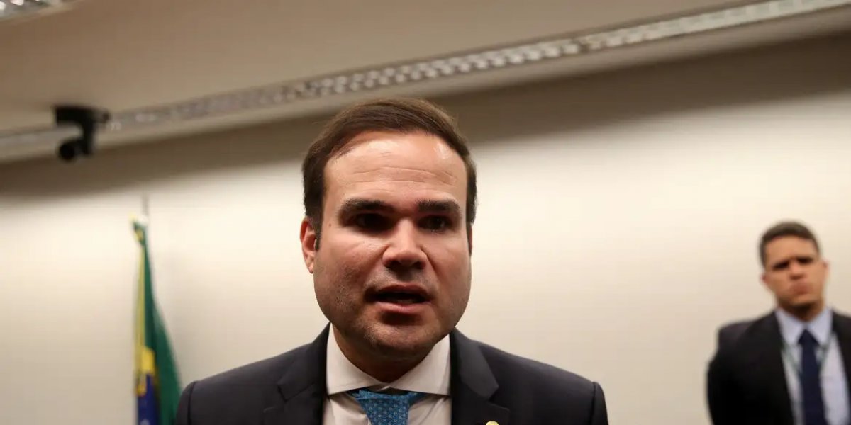Vídeo: Cacá Leão anuncia pré-candidatura a deputado federal