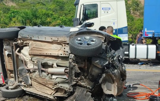 Motorista morre em colisão com carreta durante ultrapassagem na BA-039