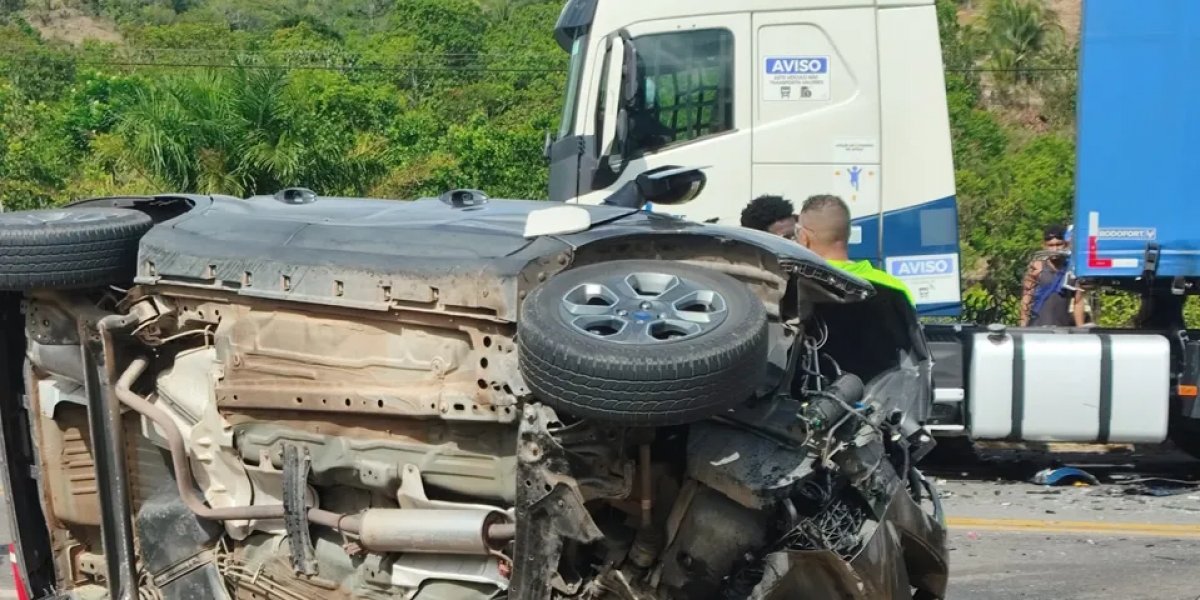 Motorista morre em colisão com carreta durante ultrapassagem na BA-039