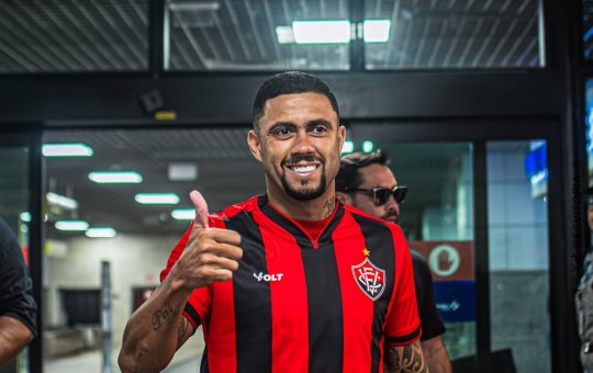 Wellington Rato chega a Salvador para se juntar ao elenco do Vitória