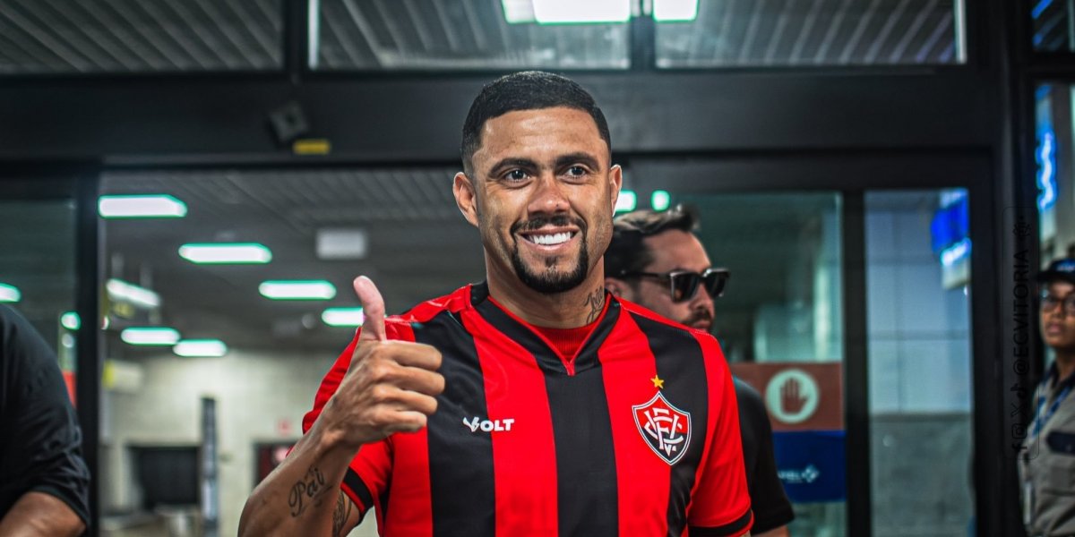 Wellington Rato chega a Salvador para se juntar ao elenco do Vitória