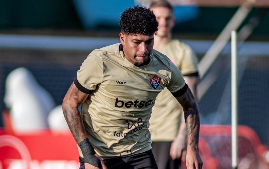 Vitória propõe empréstimo de volante ao Athletico Paranaense por vinda de Mastrianni