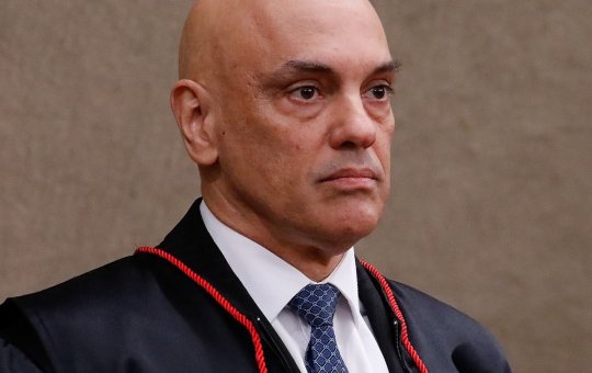 Moraes diz que redes sociais só vão operar no Brasil se respeitarem as leis