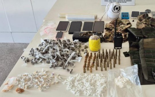 Polícia apreende granada, munições e drogas no Bairro da Paz
