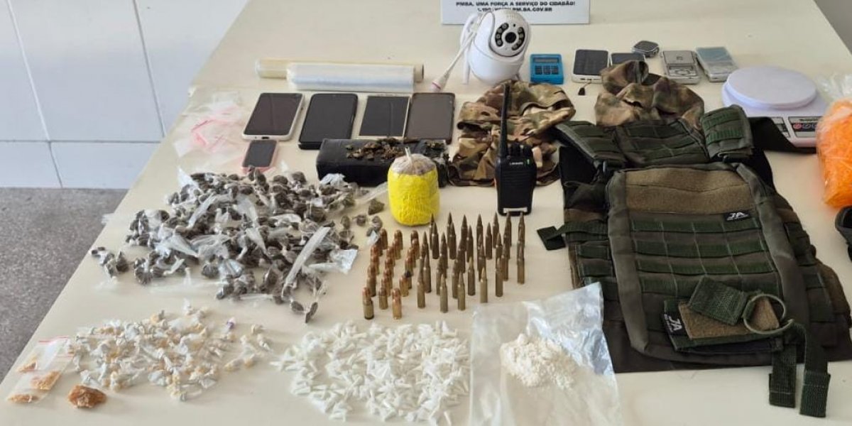 Polícia apreende granada, munições e drogas no Bairro da Paz