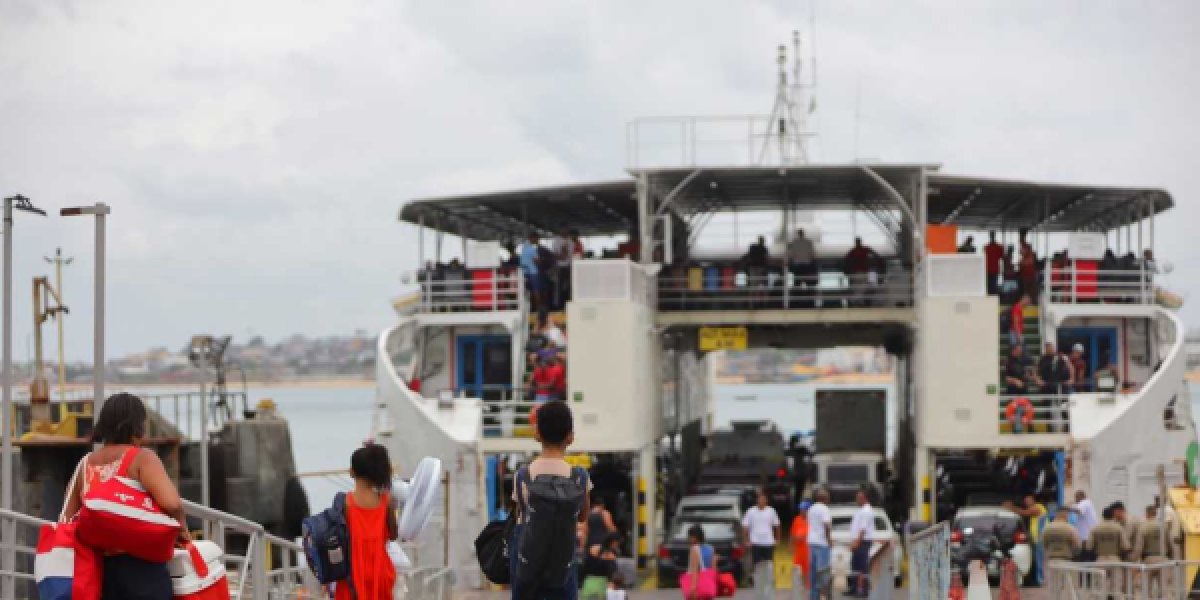Ferry-Boat registra filas moderadas no terminal São Joaquim nesta sexta-feira