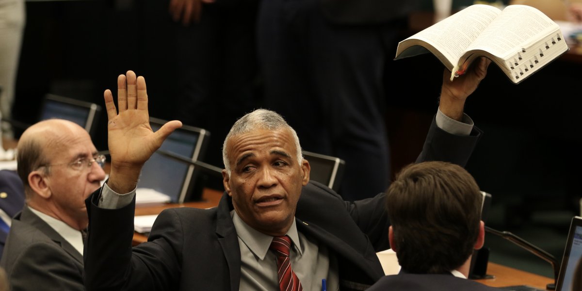 Pastor Sargento Isidório comenta sobre importância do carnaval