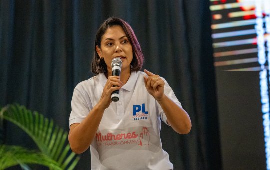 Michelle Bolsonaro critica envio de embaixadora à posse de Maduro e chama Lula de "amante pelas ditaduras"