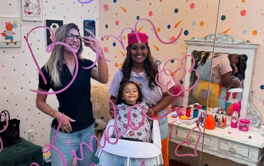 Momento fofura: Liz encanta web com primeiro corte de cabelo