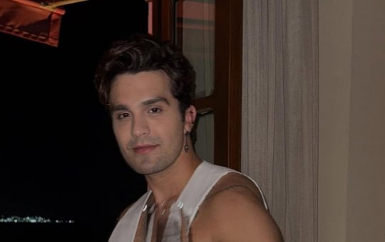 Luan Santana aparece nas redes sociais com filha Serena