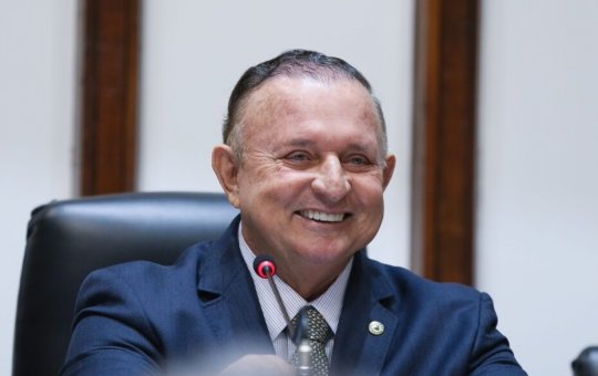Adolfo Menezes nega rumores de acordo com PT para reeleição da presidência da AL-BA