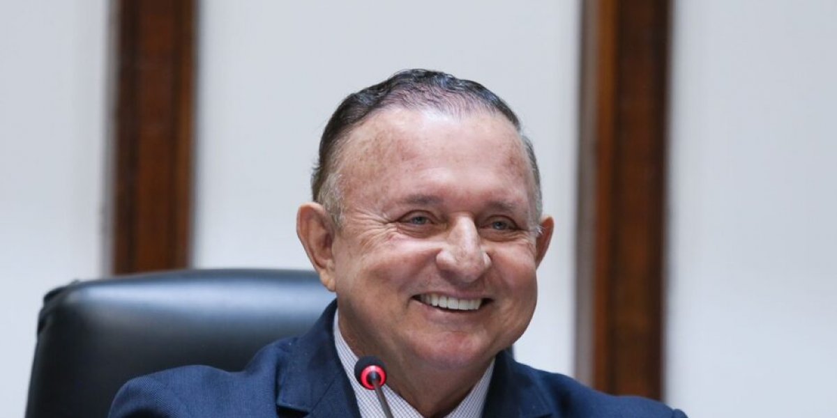 Adolfo Menezes nega rumores de acordo com PT para reeleição da presidência da AL-BA