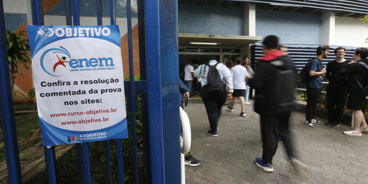Apenas 12 estudantes atingiram nota máxima na redação do ENEM 2024