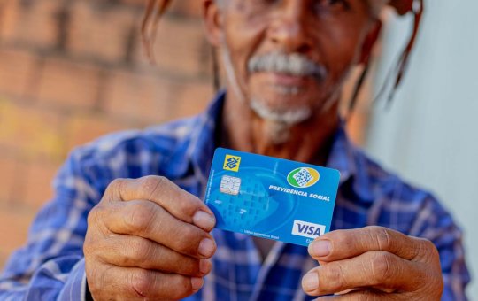 Prova de vida do INSS começa a ser exigida a partir deste mês