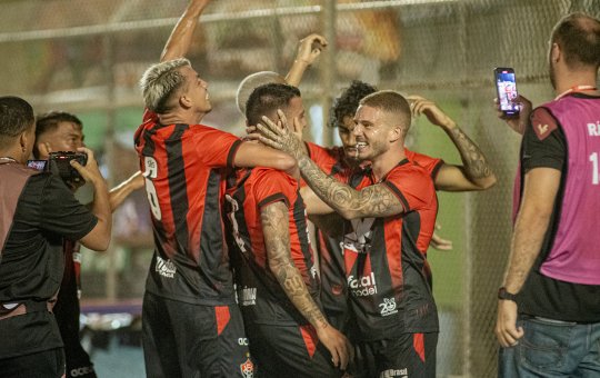 Vitória goleia Juazeirense por 4 a 1 no Adauto Moraes pelo Baianão