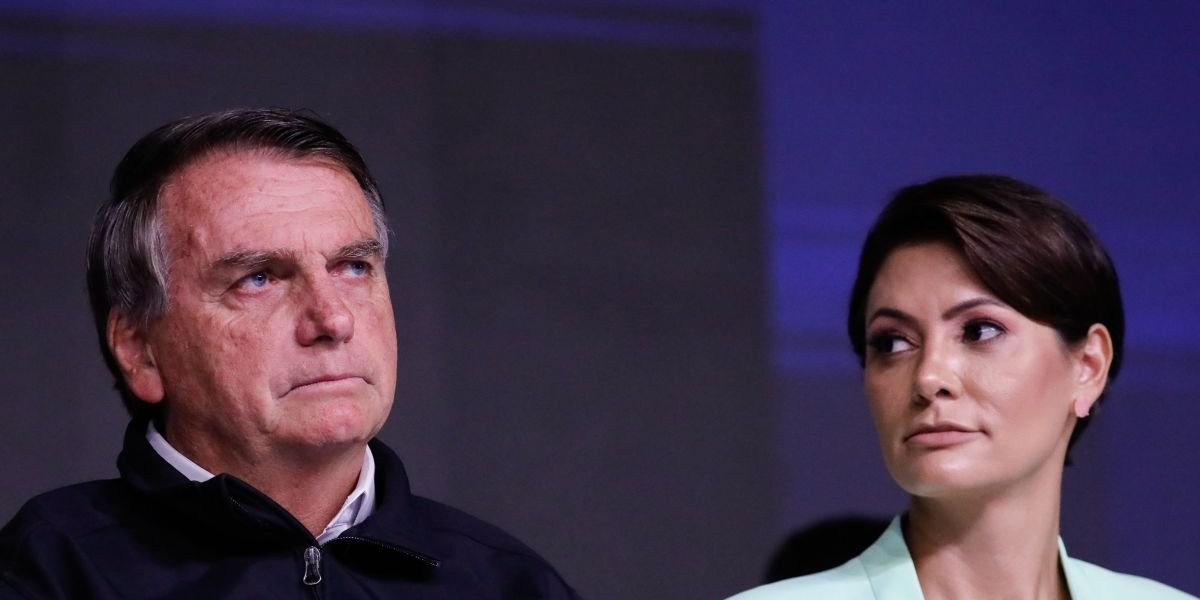 Após não conseguir liberação de Moraes, Bolsonaro deve mandar esposa para a posse de Trump