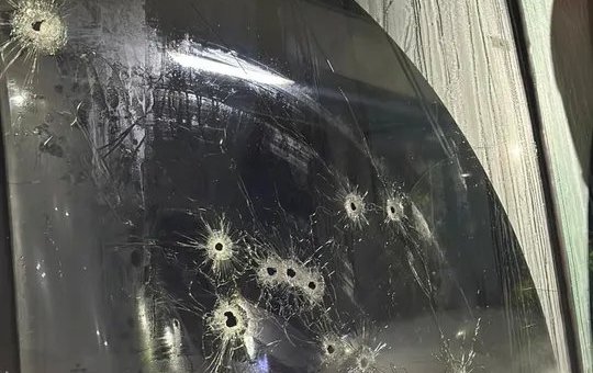 Vídeo: Ônibus de Thiago Aquino é alvo de tiros no interior da Bahia