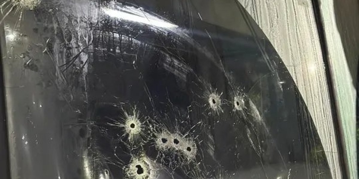 Vídeo: Ônibus de Thiago Aquino é alvo de tiros no interior da Bahia