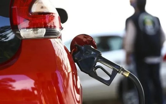 Gasolina tem reajuste e fica mais cara na Bahia; confira o novo preço