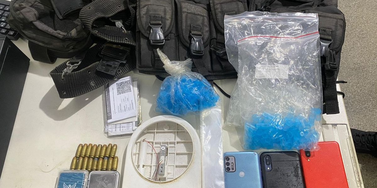 Dois homens são presos após troca de tiros com PMs no Bosque das Bromélias, em São Cristóvão