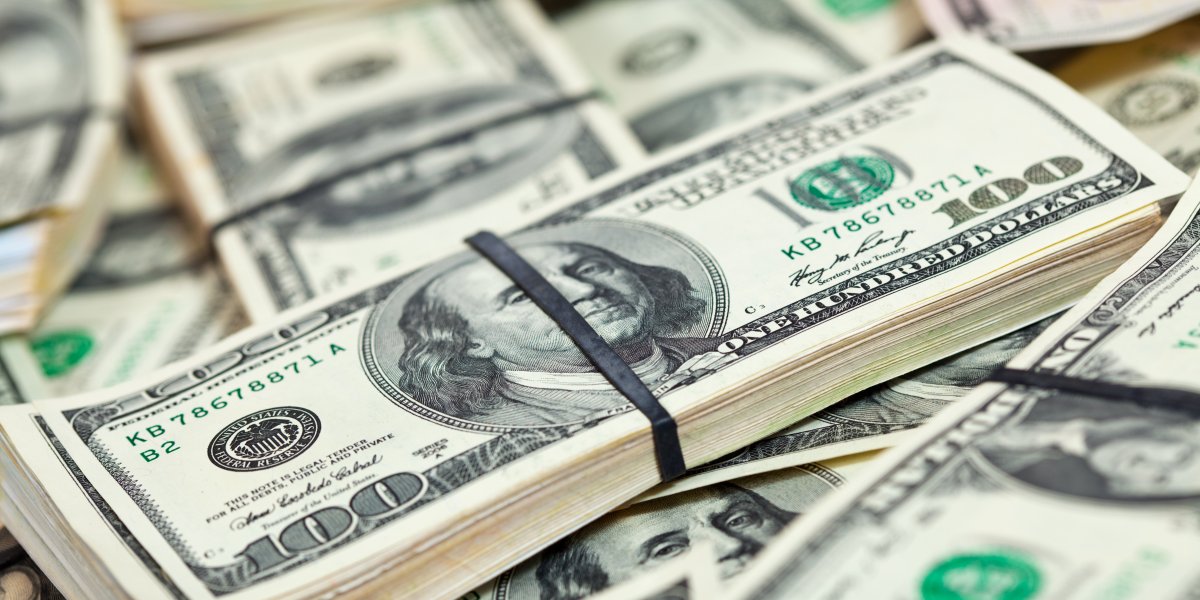 Dólar cai e volta aos R$6,04 no dia de posse do presidente norte-americano Donald Trump