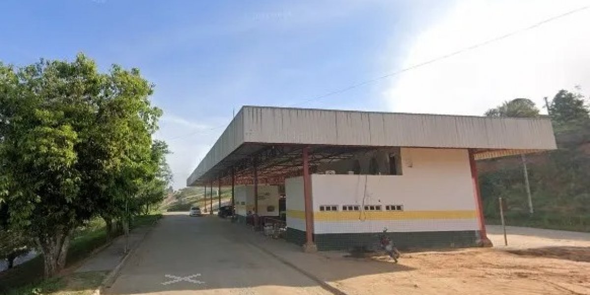Casal é assassinado em terminal rodoviário de Medeiros Neto na Bahia