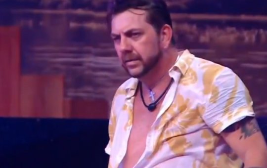 BBB 25: Edy toma susto ao ver filha Raissa sensualizando em festa