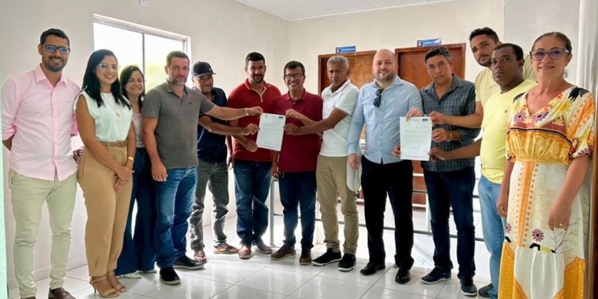 Prefeito de Jiquiriçá cria projeto de lei para garantir aumento do piso salarial dos professores