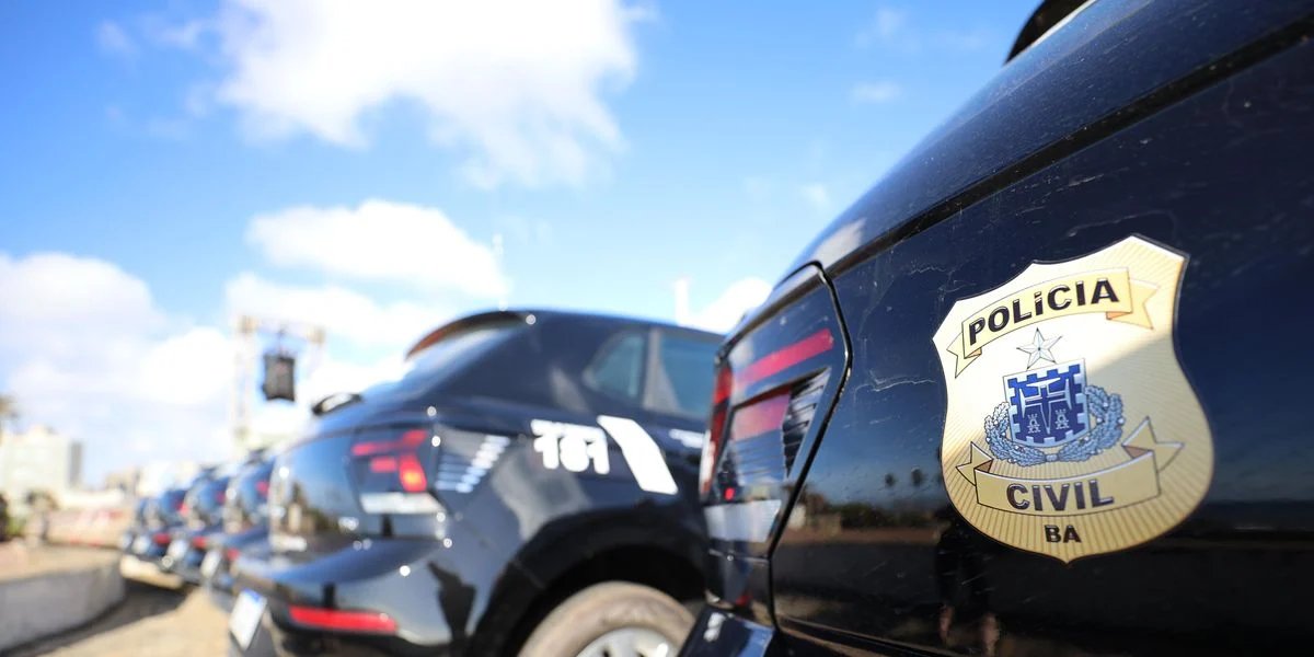 Ex-diretora de presídio é presa suspeita de facilitar fuga de 16 detentos em Eunápolis, na Bahia