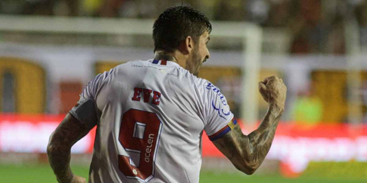 Vitória faz sondagem por Everaldo e considera apresentar proposta pelo centroavante