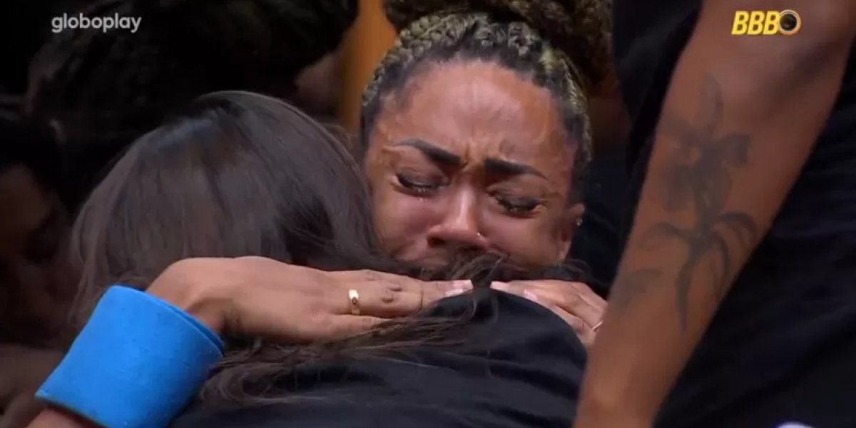 BBB 25: Aline se emociona após exibição de filme e relembra perda de amigo