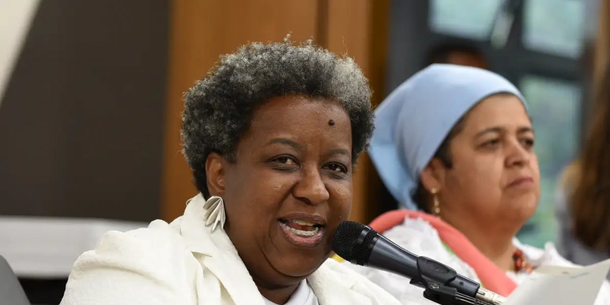 Ministra dos direitos humanos se posiciona sobre acusações de agressão aos deportados: 'muito grave'