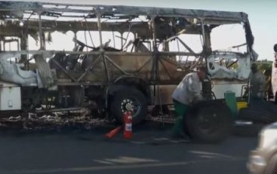 Ônibus é incendiado em Sussuarana durante a madrugada