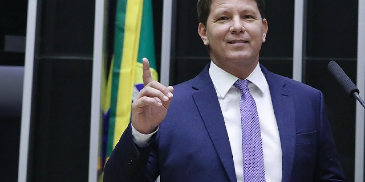 Deputado e ex-ministro de Bolsonaro afirma que “Ainda estou aqui” é uma “peça comunista”