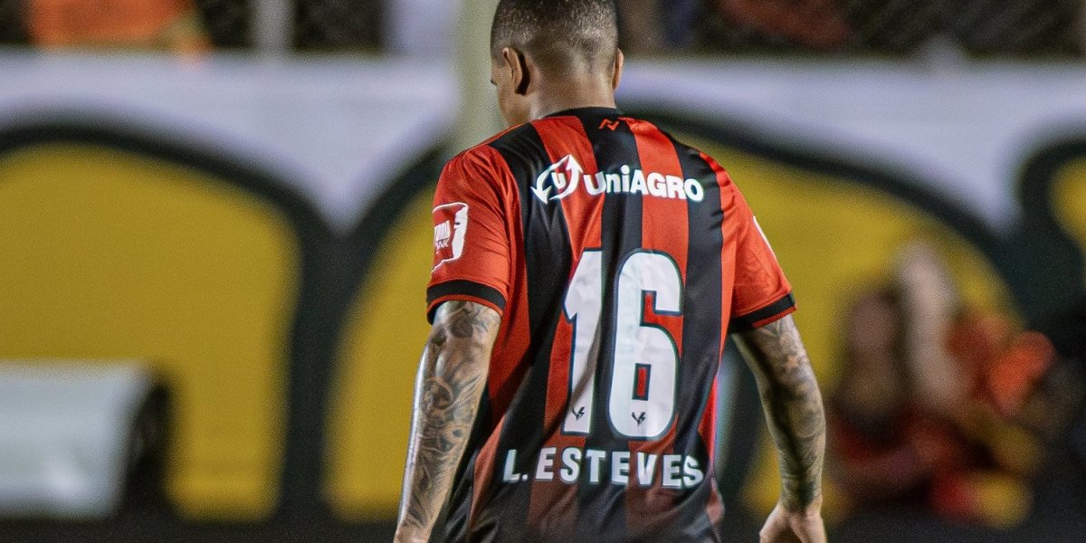 Grêmio trata cláusula paga pelo Vitória como 'inexistente' e deve recorrer por contratação de Esteves