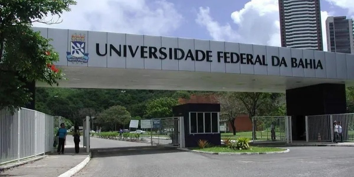 Universidade Federal da Bahia anuncia aulas online após aluno tentar raspar cabelo de colega